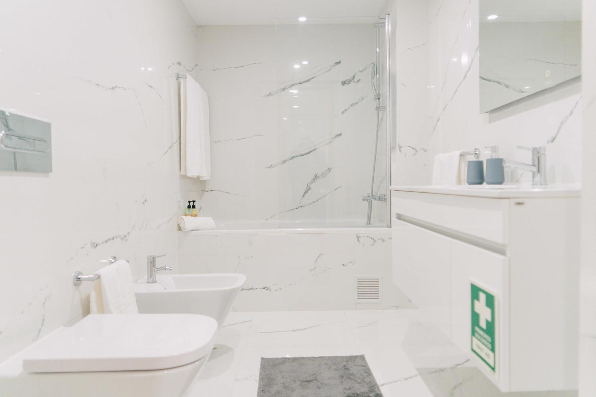 Oporto Yellow Apartments ภายนอก รูปภาพ